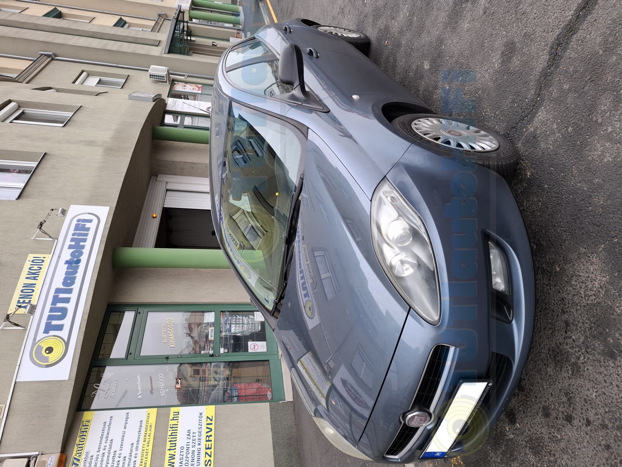 Fiat Bravo 2012 Fejegység és hangszóró beépítés Fiat Bravo 2012 Fejegység és hangszóró beépítés