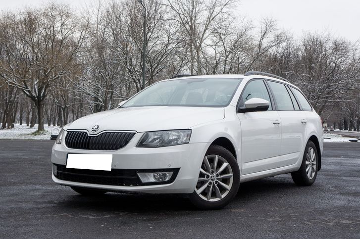 Skoda Octavia 2015 Pioneer MVH-A210BT