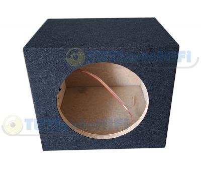 22 L zárt láda 25 cm szuboknak